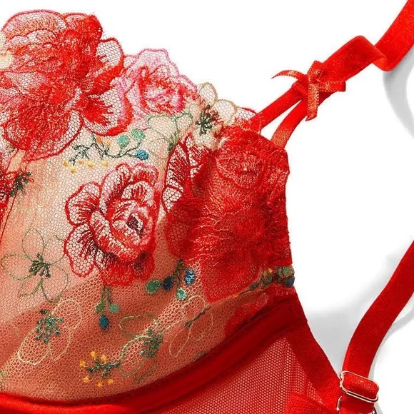 NWT VERY SEXY
Wicked Unlined Sheer Dotted Mesh Lace Apron (Size L) - Picture 3 of 10